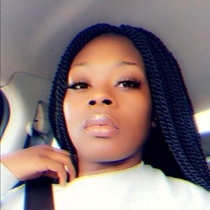 Meet your Posher, Natalie